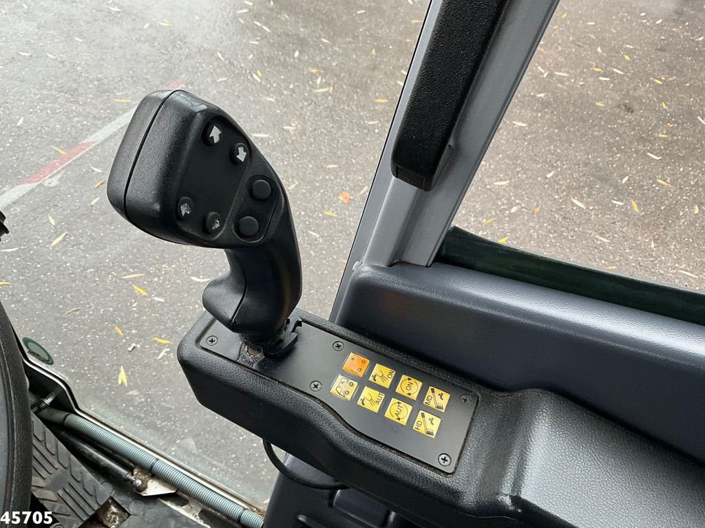 Kehrmaschine от тип Bucher Citycat 2020 with 3-rd brush, Gebrauchtmaschine в ANDELST (Снимка 11)