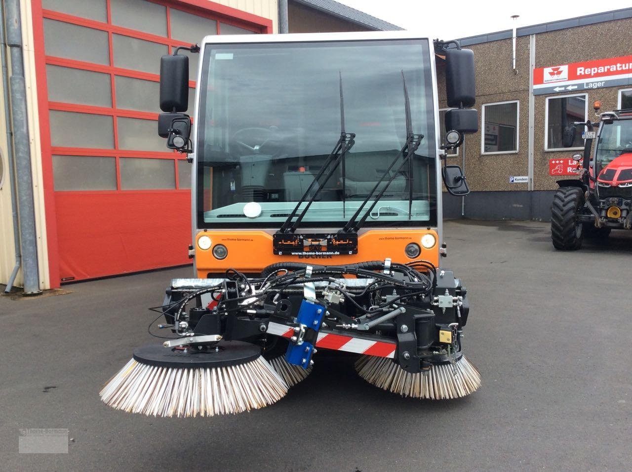 Kehrmaschine des Typs Bucher CityCat 5006 50 km/h, Mietmaschine in Prüm (Bild 1)