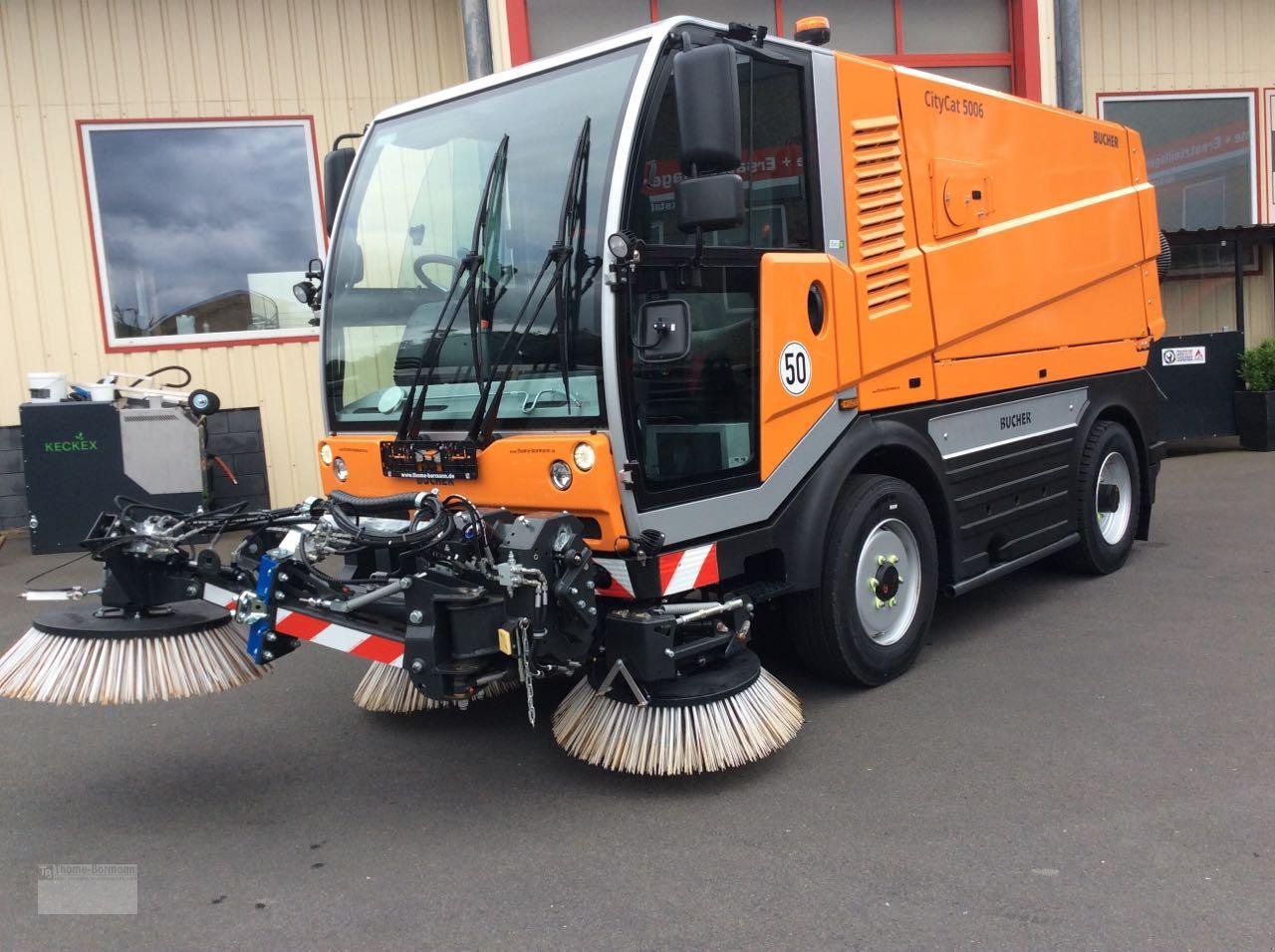 Kehrmaschine des Typs Bucher CityCat 5006 50 km/h, Mietmaschine in Prüm (Bild 2)