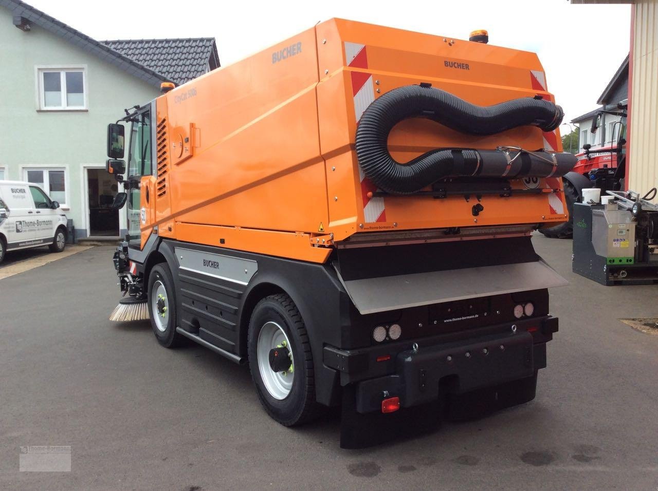 Kehrmaschine des Typs Bucher CityCat 5006 50 km/h, Mietmaschine in Prüm (Bild 4)