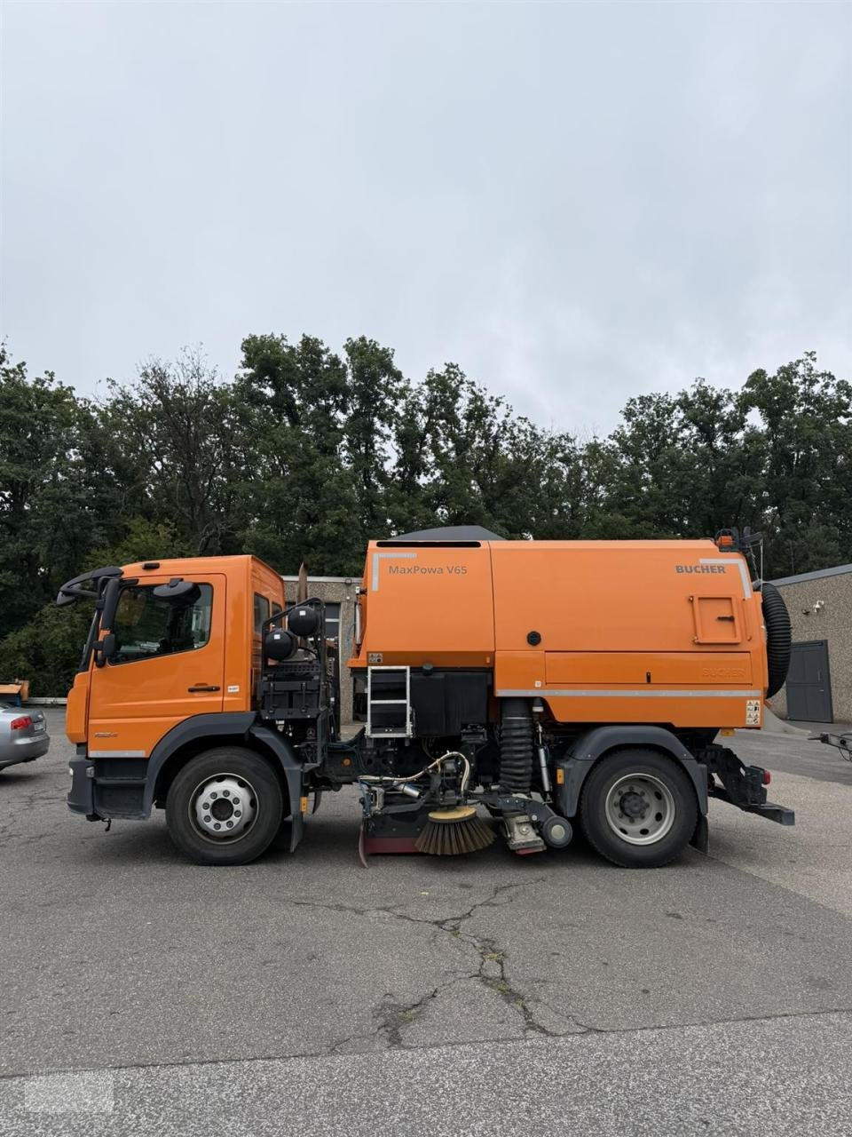 Kehrmaschine of the type Bucher V65h MaxPowa Atego 1324, Gebrauchtmaschine in Neu-Isenburg (Picture 2)