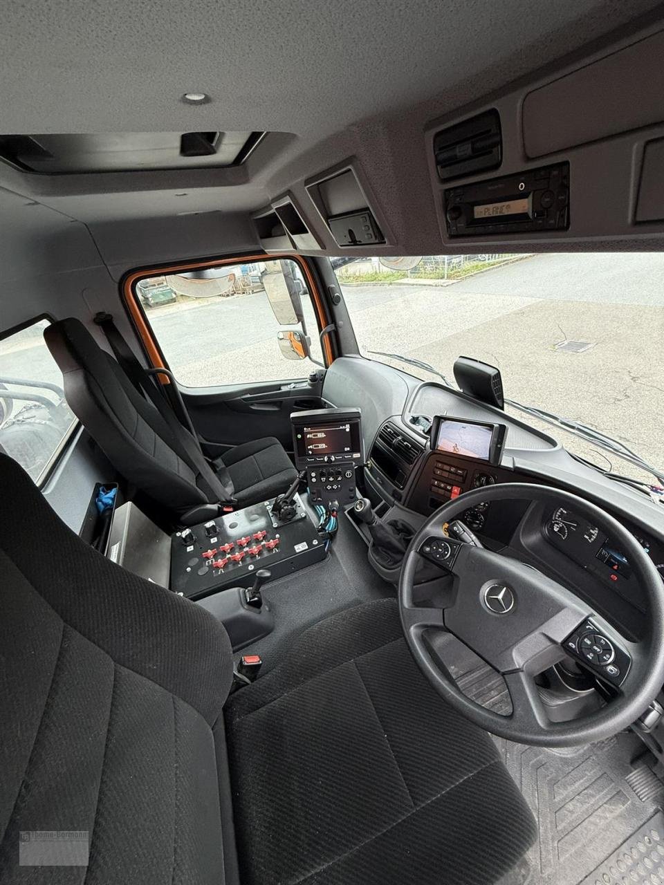 Kehrmaschine of the type Bucher V65h MaxPowa Atego 1324, Gebrauchtmaschine in Neu-Isenburg (Picture 4)