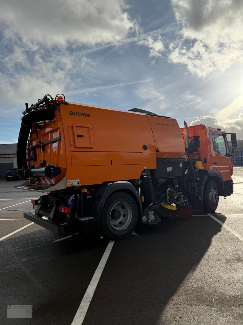 Kehrmaschine des Typs Bucher V65t MaxPowa Atego 1324, Mietmaschine in Prüm (Bild 3)