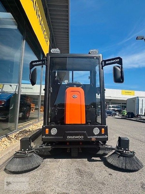 Kehrmaschine des Typs Daewoo DAS 100  Kehrmaschine Kabine elektrisch, Gebrauchtmaschine in Gevelsberg (Bild 2)