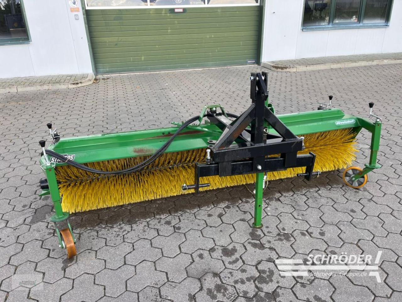 Kehrmaschine des Typs Düvelsdorf DKW 2,70 M 3-PUNKT KEHRMASCHINE, Gebrauchtmaschine in Leizen (Bild 6)