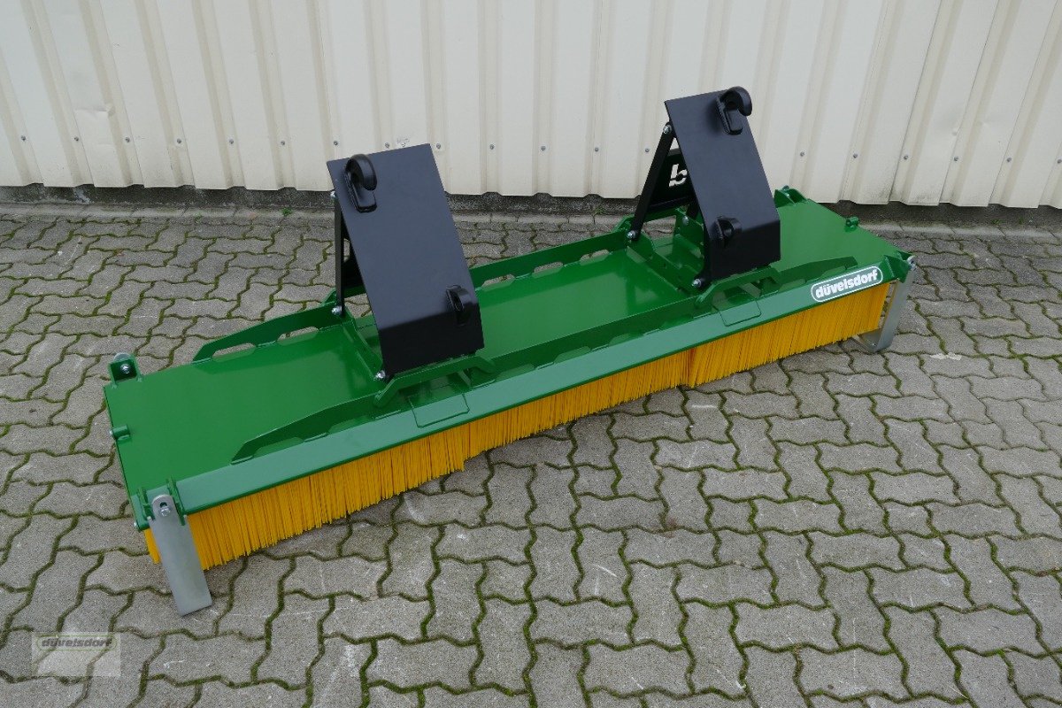 Kehrmaschine des Typs Düvelsdorf Kehrbesen Standard HD, Neumaschine in Ottersberg - Bahnhof (Bild 3)