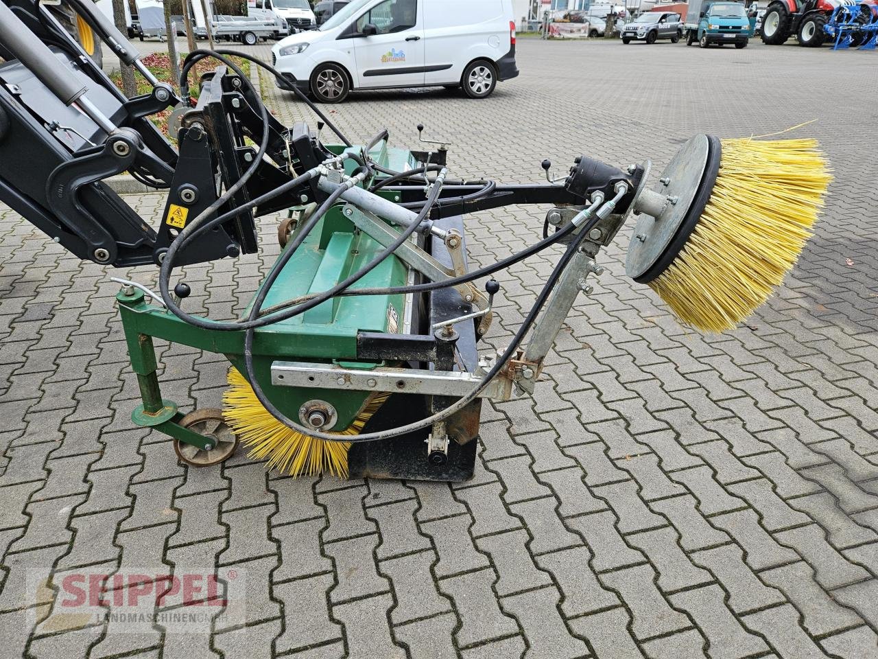 Kehrmaschine des Typs Düvelsdorf STRATOS 225, Gebrauchtmaschine in Groß-Umstadt (Bild 2)
