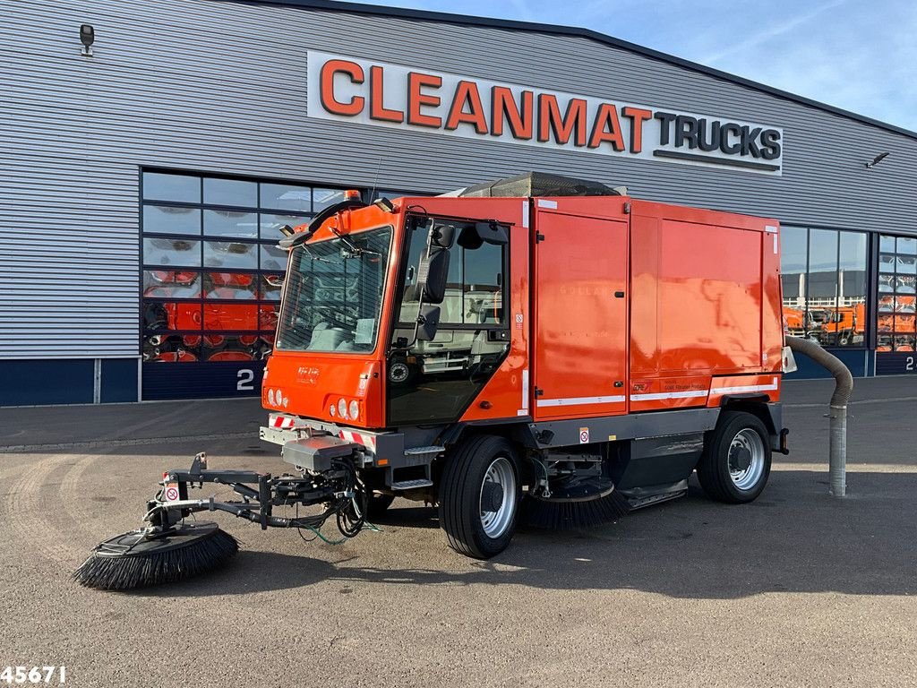 Kehrmaschine des Typs Dulevo 5020 Euro 6 with 3-rd brush, Gebrauchtmaschine in ANDELST (Bild 1)