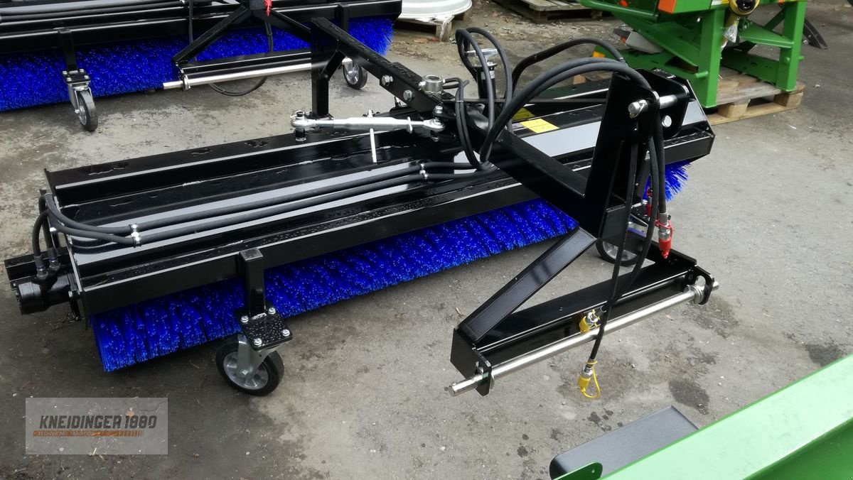 Kehrmaschine des Typs Eco Kehrmaschine 230 cm, Gebrauchtmaschine in Altenfelden (Bild 3)