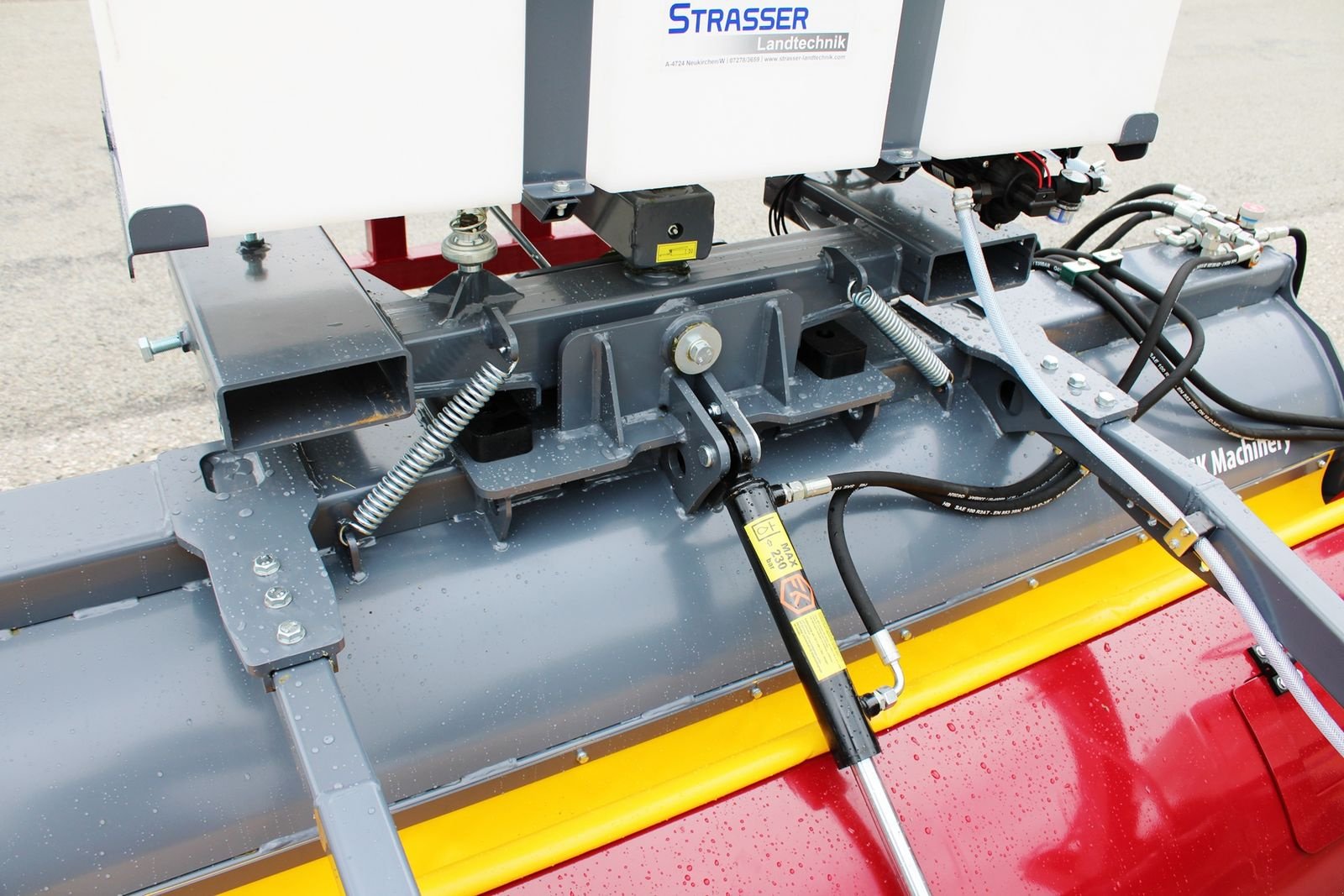 Kehrmaschine des Typs FK Machinery Kehrmaschine 2300 hydro, Neumaschine in Neukirchen am Walde  (Bild 8)