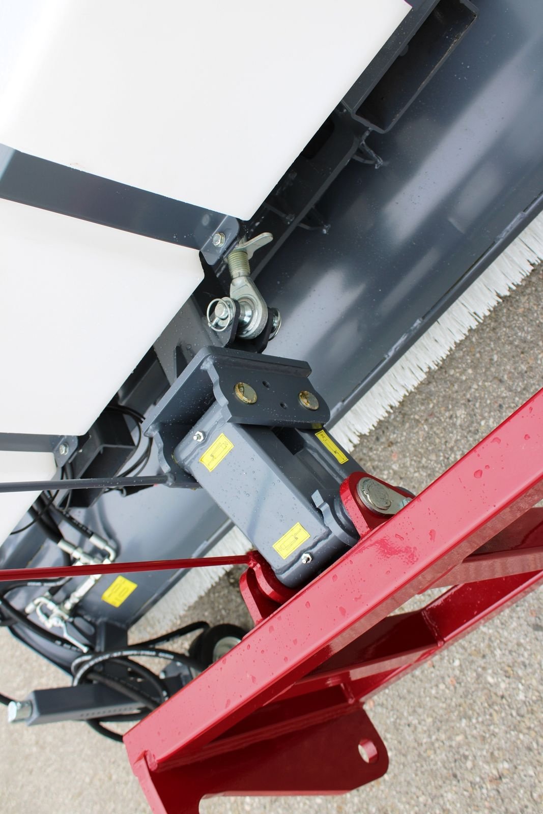 Kehrmaschine des Typs FK Machinery Kehrmaschine 2300 hydro, Neumaschine in Neukirchen am Walde  (Bild 9)