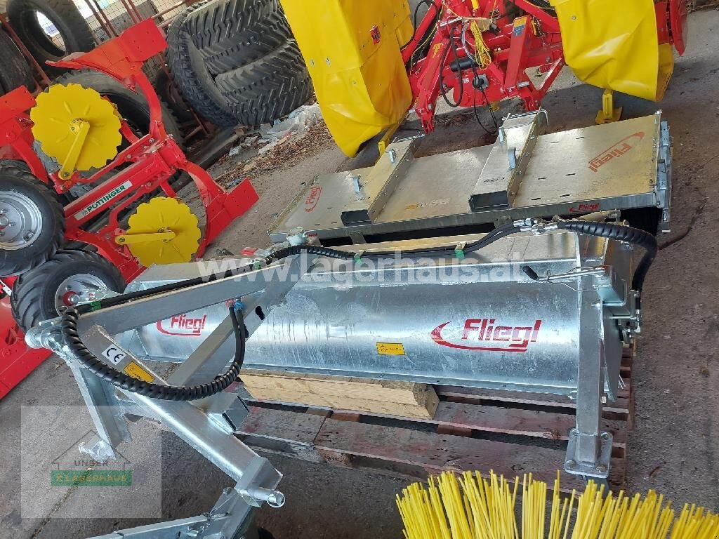 Kehrmaschine des Typs Fliegl ECONOMY 2300, Neumaschine in Haag (Bild 2)