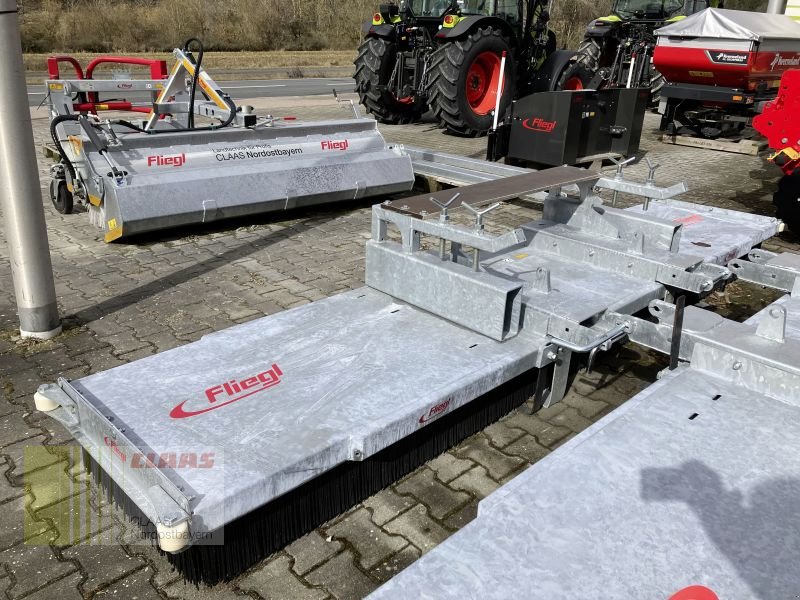 Kehrmaschine του τύπου Fliegl KEBFLI400005 LÖWE 4.000MM, Neumaschine σε Schwend (Φωτογραφία 8)
