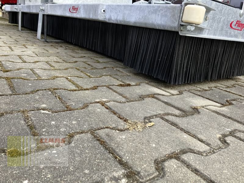 Kehrmaschine του τύπου Fliegl KEBFLI400005 LÖWE 4.000MM, Neumaschine σε Schwend (Φωτογραφία 12)