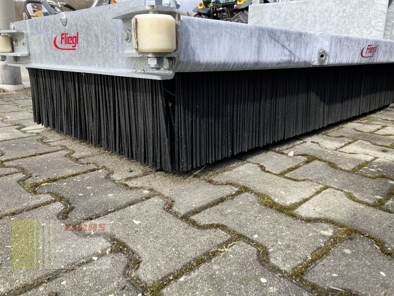 Kehrmaschine του τύπου Fliegl KEBFLI400005 LÖWE 4.000MM, Neumaschine σε Schwend (Φωτογραφία 11)