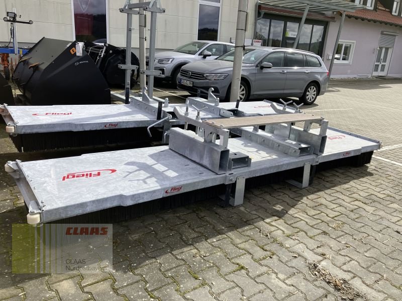Kehrmaschine του τύπου Fliegl KEBFLI400005 LÖWE 4.000MM, Neumaschine σε Schwend (Φωτογραφία 3)