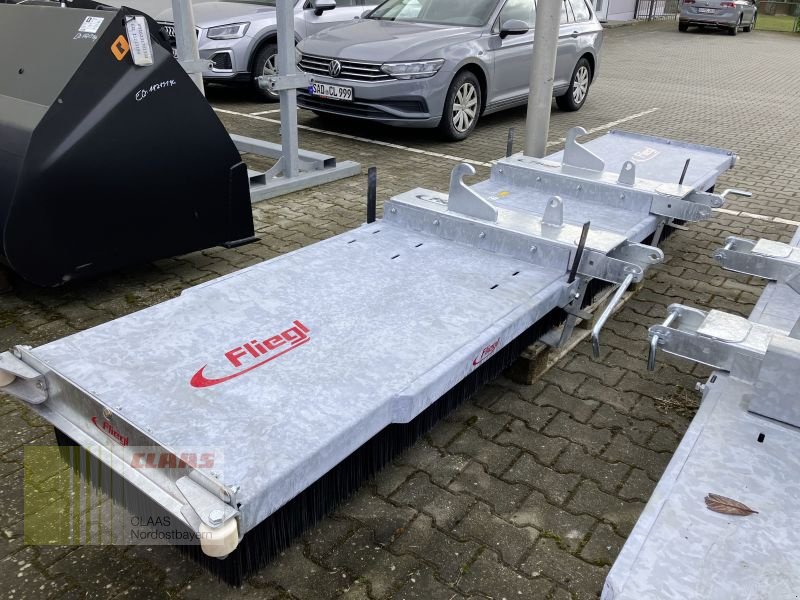 Kehrmaschine του τύπου Fliegl KEBFLI400005 LÖWE 4.000MM, Neumaschine σε Schwend (Φωτογραφία 3)