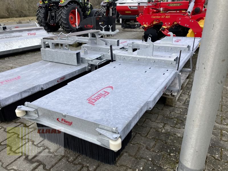 Kehrmaschine του τύπου Fliegl KEBFLI400005 LÖWE 4.000MM, Neumaschine σε Schwend (Φωτογραφία 2)