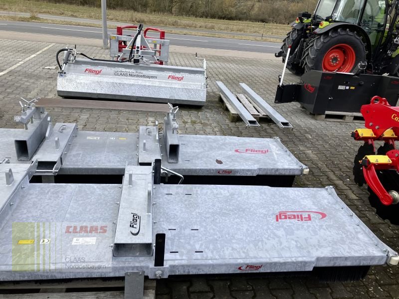 Kehrmaschine του τύπου Fliegl KEBFLI400005 LÖWE 4.000MM, Neumaschine σε Schwend (Φωτογραφία 8)