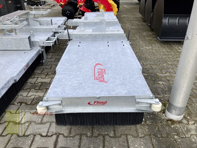 Kehrmaschine του τύπου Fliegl KEBFLI400005 LÖWE 4.000MM, Neumaschine σε Schwend (Φωτογραφία 5)