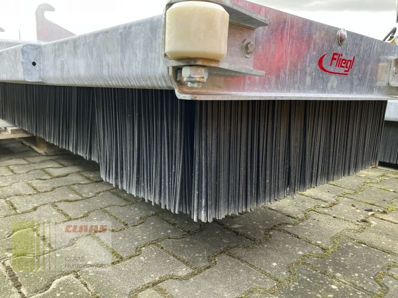 Kehrmaschine του τύπου Fliegl KEBFLI400005 LÖWE 4.000MM, Neumaschine σε Schwend (Φωτογραφία 11)