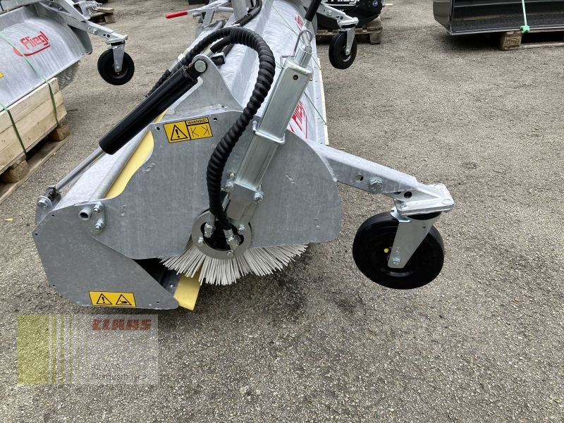 Kehrmaschine del tipo Fliegl KEHECO240000 ECONOMY 2.300MM, Neumaschine In Hof (Immagine 4)