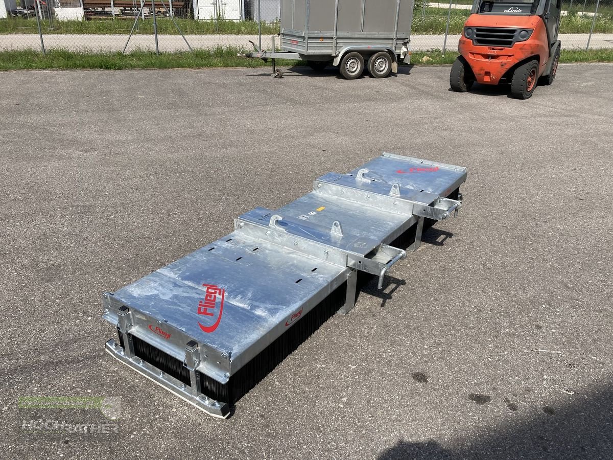 Kehrmaschine des Typs Fliegl Kehrbesen Löwe, Neumaschine in Kronstorf (Bild 8)