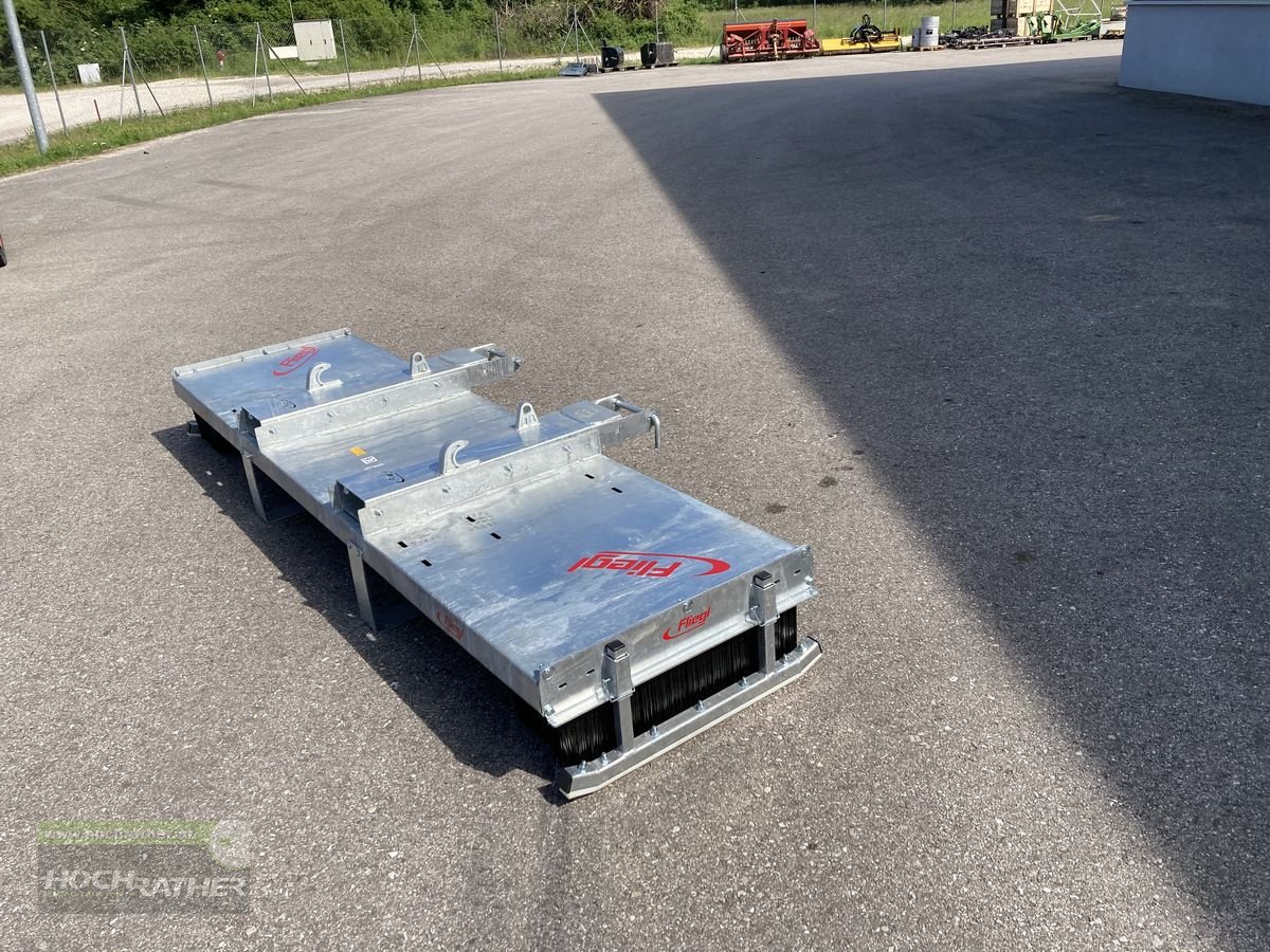 Kehrmaschine des Typs Fliegl Kehrbesen Löwe, Neumaschine in Kronstorf (Bild 10)