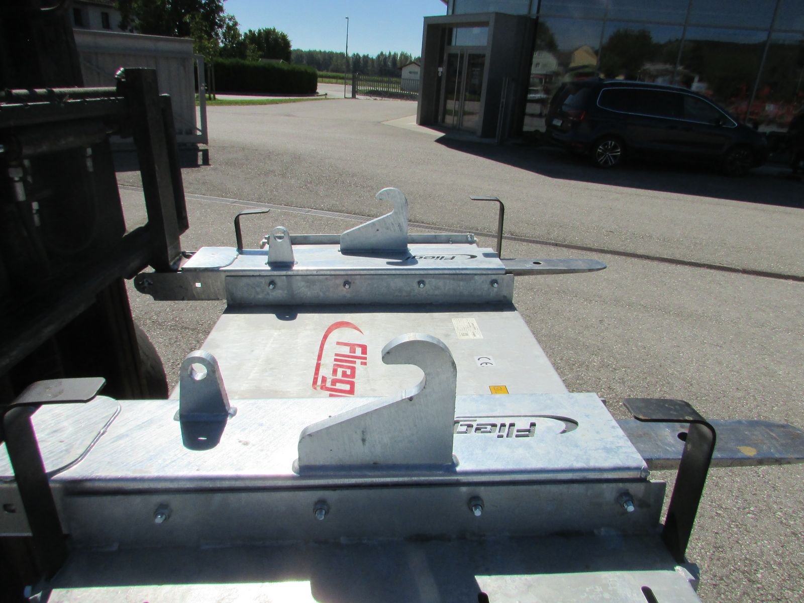 Kehrmaschine of the type Fliegl Löwe 2m, Gebrauchtmaschine in Saxen (Picture 7)