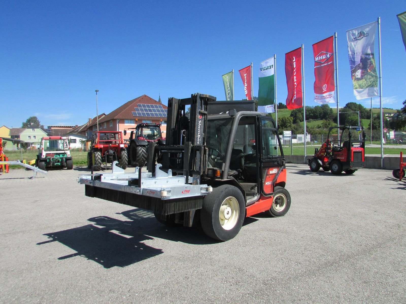 Kehrmaschine of the type Fliegl Löwe 2m, Gebrauchtmaschine in Saxen (Picture 1)