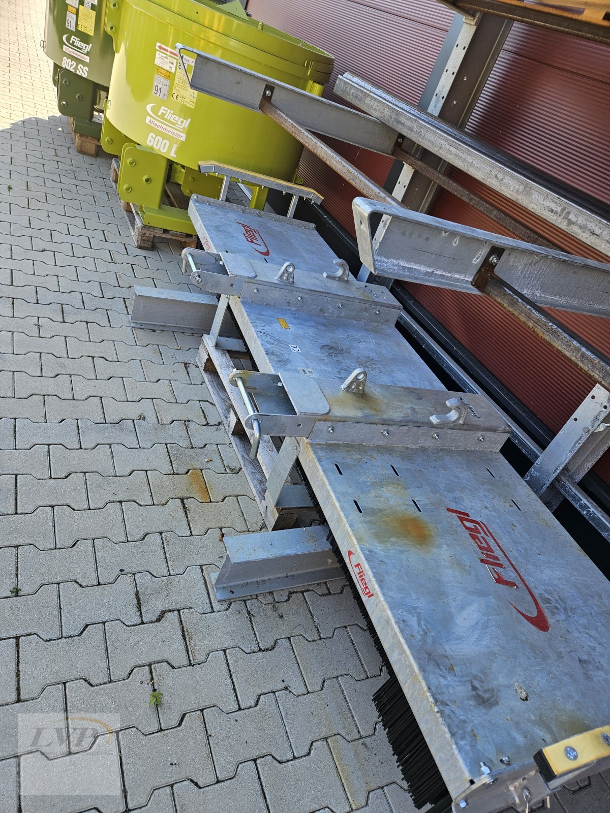 Kehrmaschine typu Fliegl Löwe 3000, Neumaschine v Hohenau (Obrázek 1)