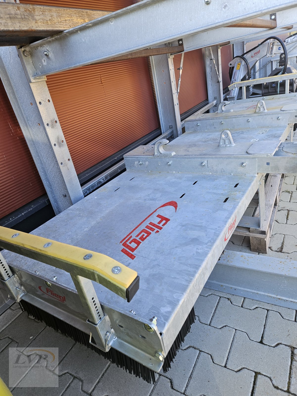 Kehrmaschine typu Fliegl Löwe 3000, Neumaschine v Hohenau (Obrázek 3)