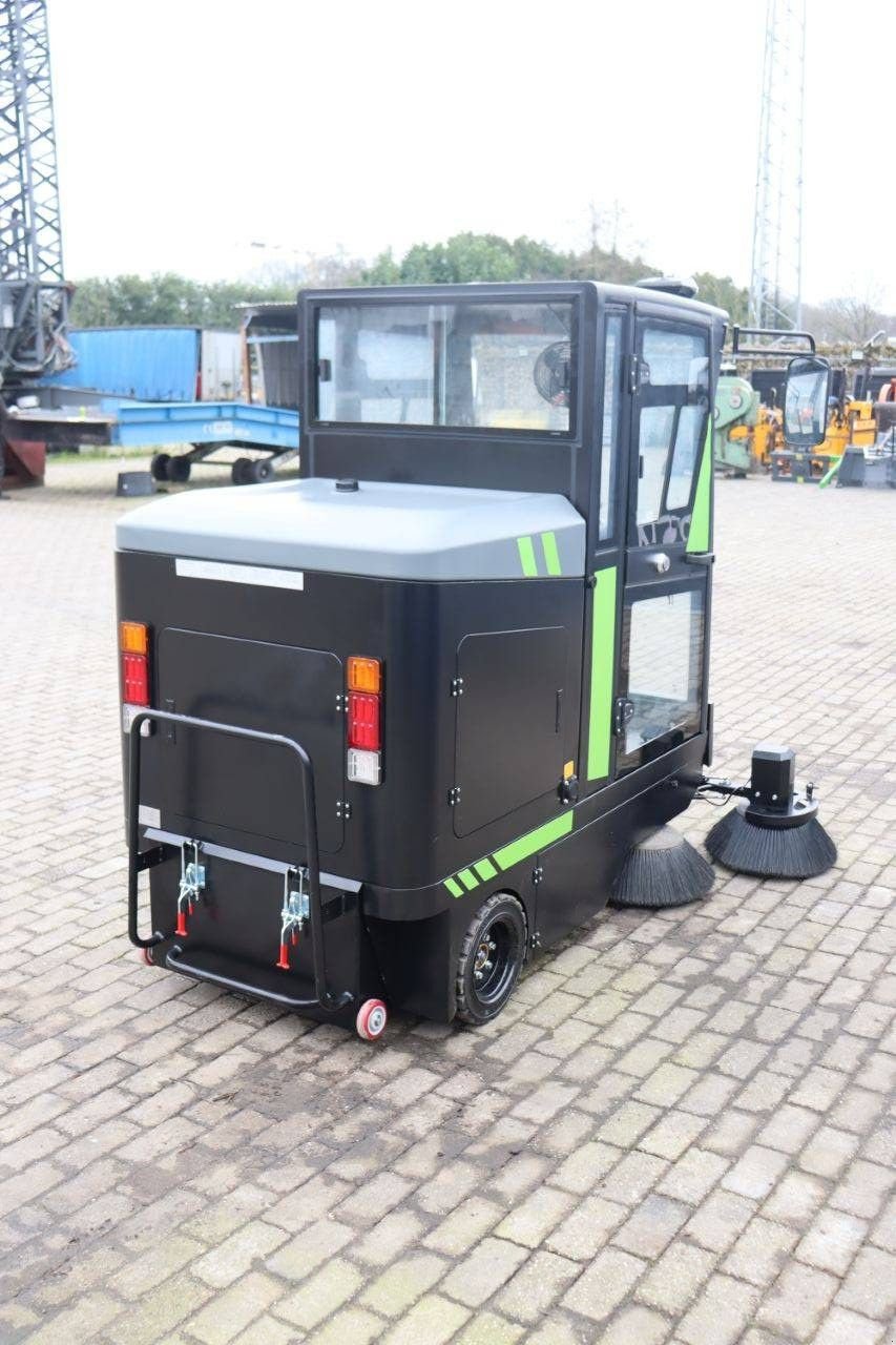 Kehrmaschine des Typs Floor SJ1950, Gebrauchtmaschine in Antwerpen (Bild 7)