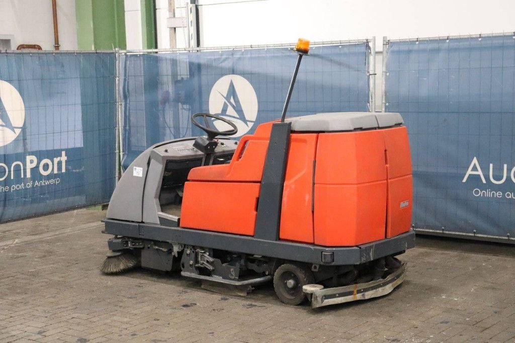 Kehrmaschine des Typs Hako Hakomatic B310 R CL, Gebrauchtmaschine in Antwerpen (Bild 3)