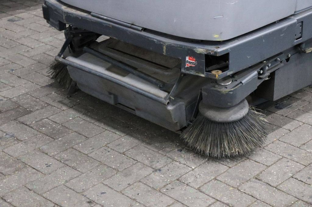 Kehrmaschine del tipo Hako Hakomatic B310 R CL, Gebrauchtmaschine en Antwerpen (Imagen 11)