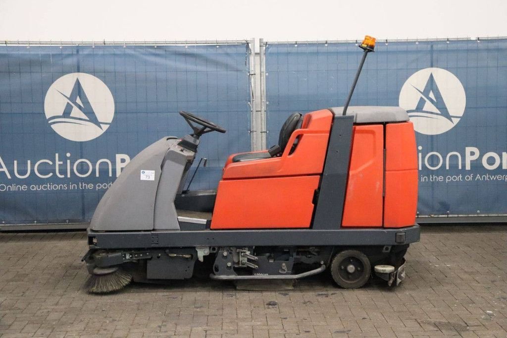 Kehrmaschine del tipo Hako Hakomatic B310 R CL, Gebrauchtmaschine en Antwerpen (Imagen 2)
