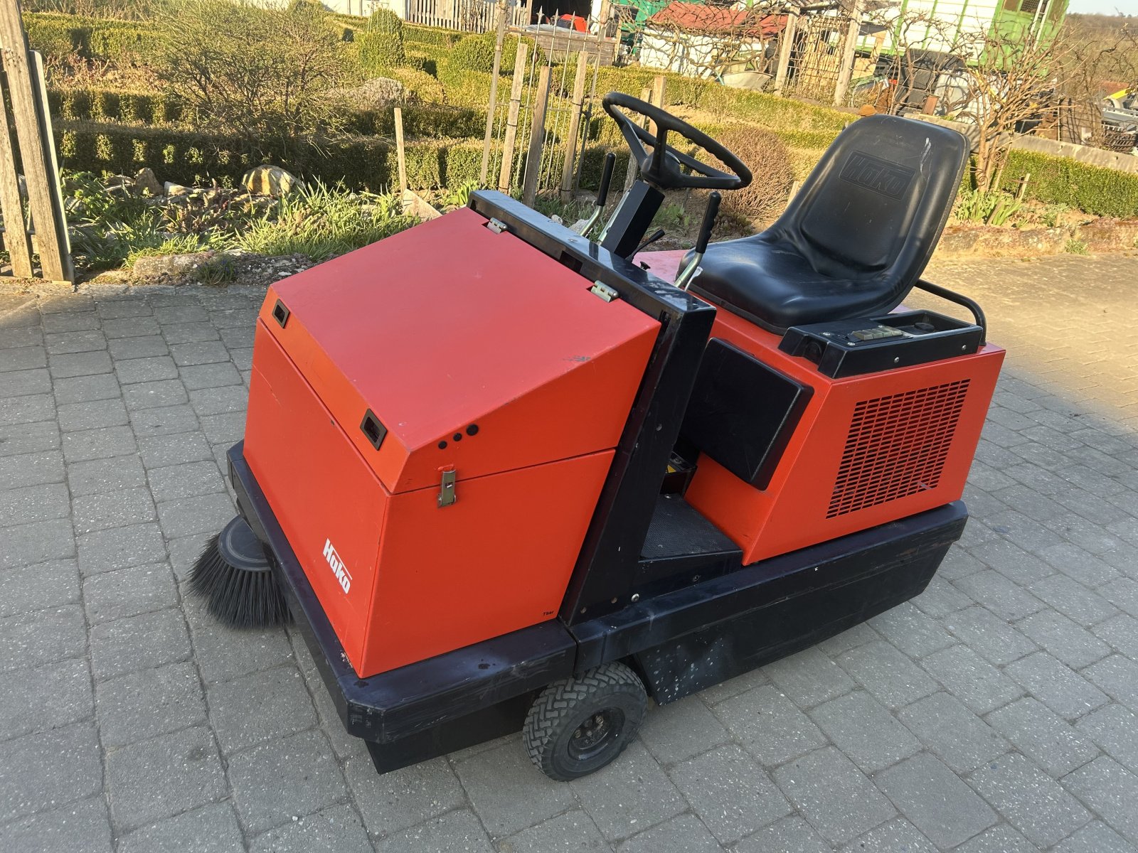 Kehrmaschine typu Hako Jonas 1000 V, Gebrauchtmaschine v Höttingen (Obrázek 1)