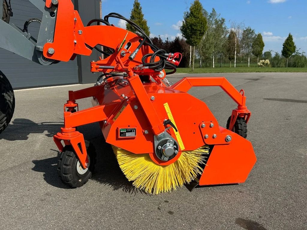 Kehrmaschine des Typs Holaras H-150 Veegmachine, Gebrauchtmaschine in BENNEKOM (Bild 5)