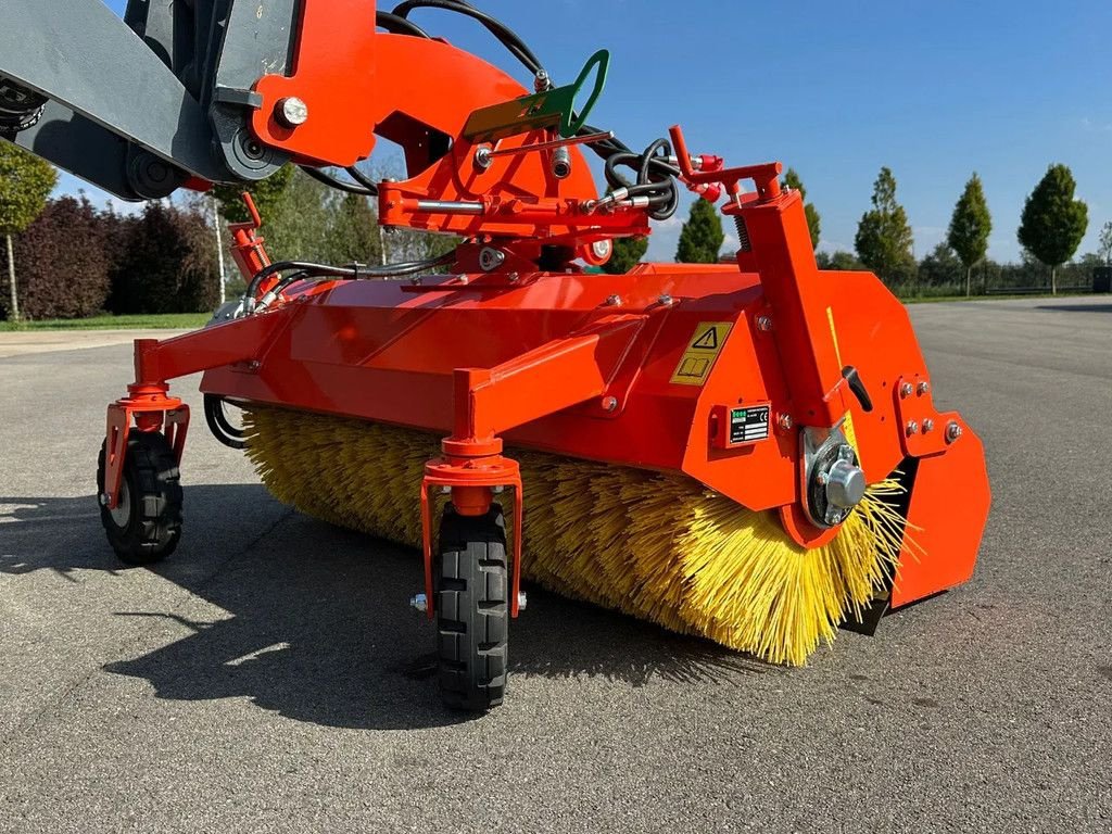 Kehrmaschine des Typs Holaras H-150 Veegmachine, Gebrauchtmaschine in BENNEKOM (Bild 4)