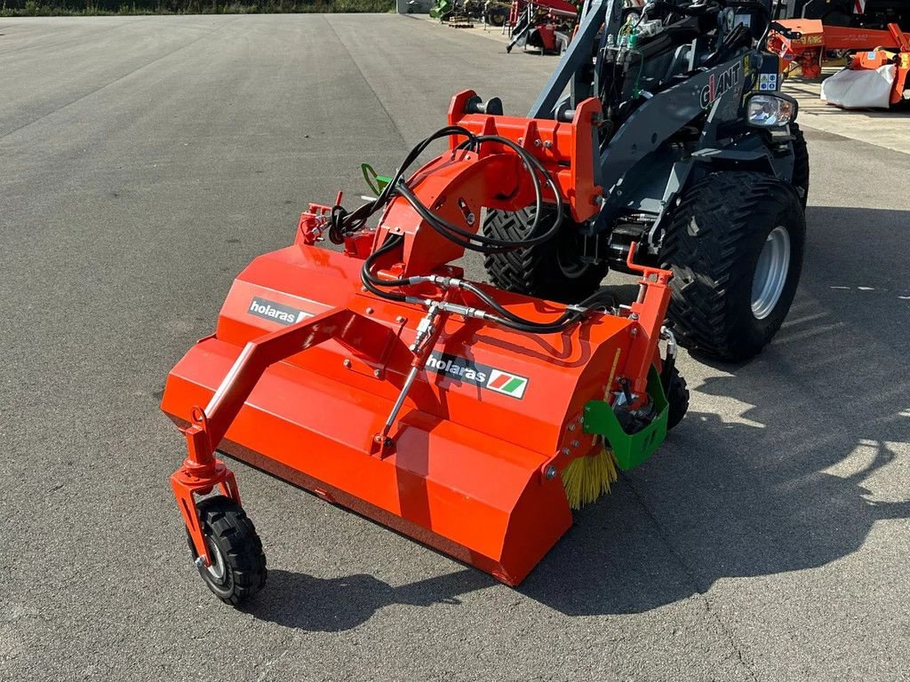 Kehrmaschine des Typs Holaras H-150 Veegmachine, Gebrauchtmaschine in BENNEKOM (Bild 3)