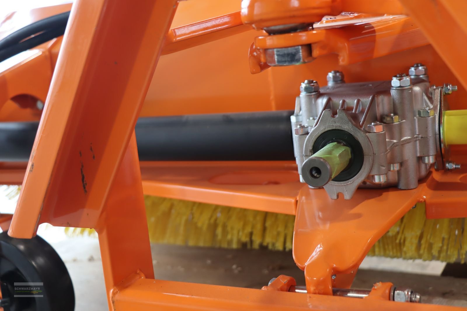 Kehrmaschine des Typs Iseki Frontkehrmaschine KL 130/40, Gebrauchtmaschine in Gampern (Bild 9)