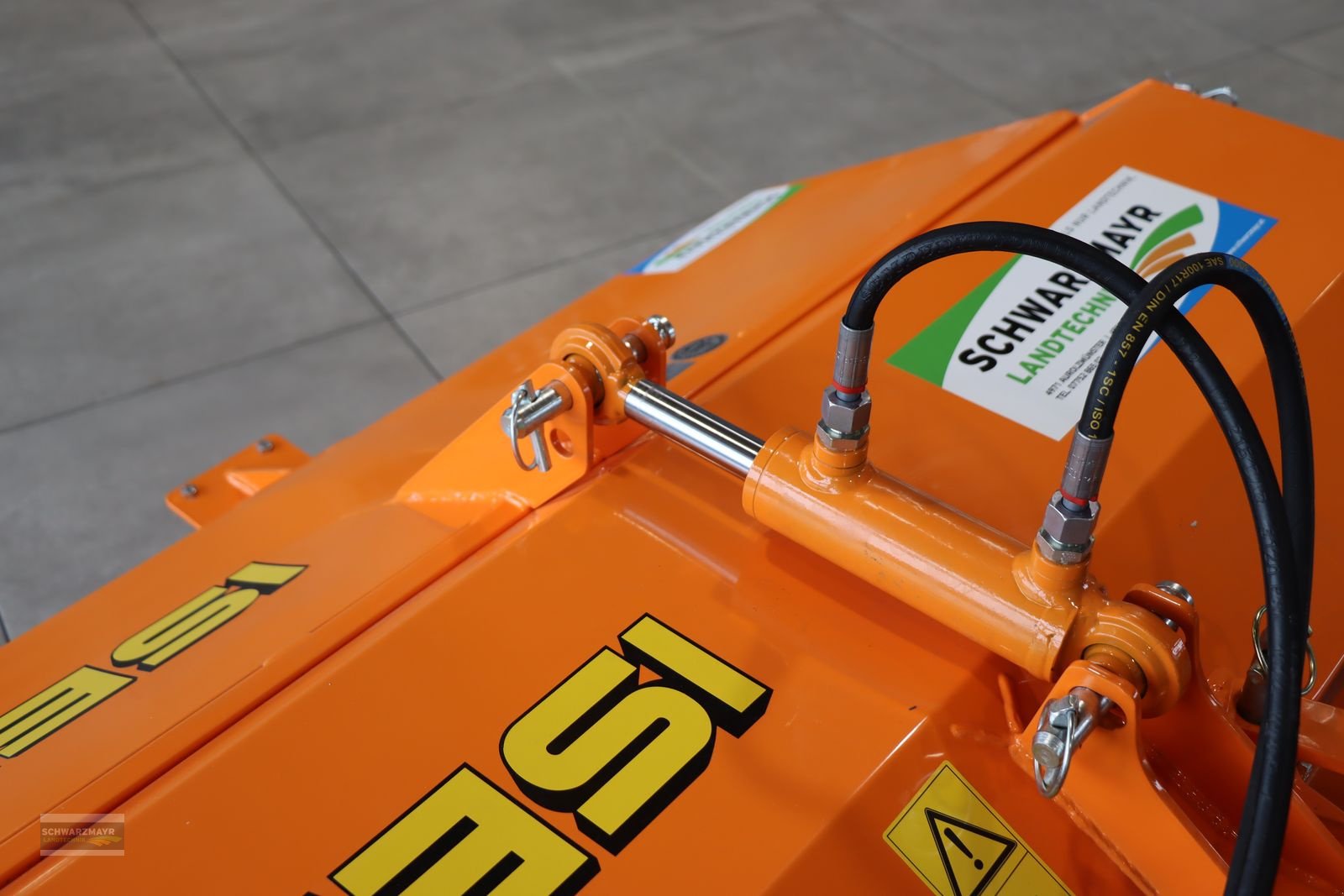 Kehrmaschine des Typs Iseki Frontkehrmaschine KL 130/40, Gebrauchtmaschine in Gampern (Bild 11)