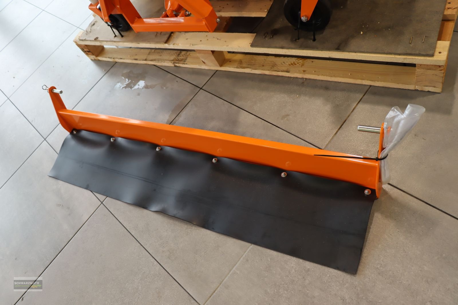 Kehrmaschine des Typs Iseki Frontkehrmaschine KL 130/40, Gebrauchtmaschine in Gampern (Bild 14)