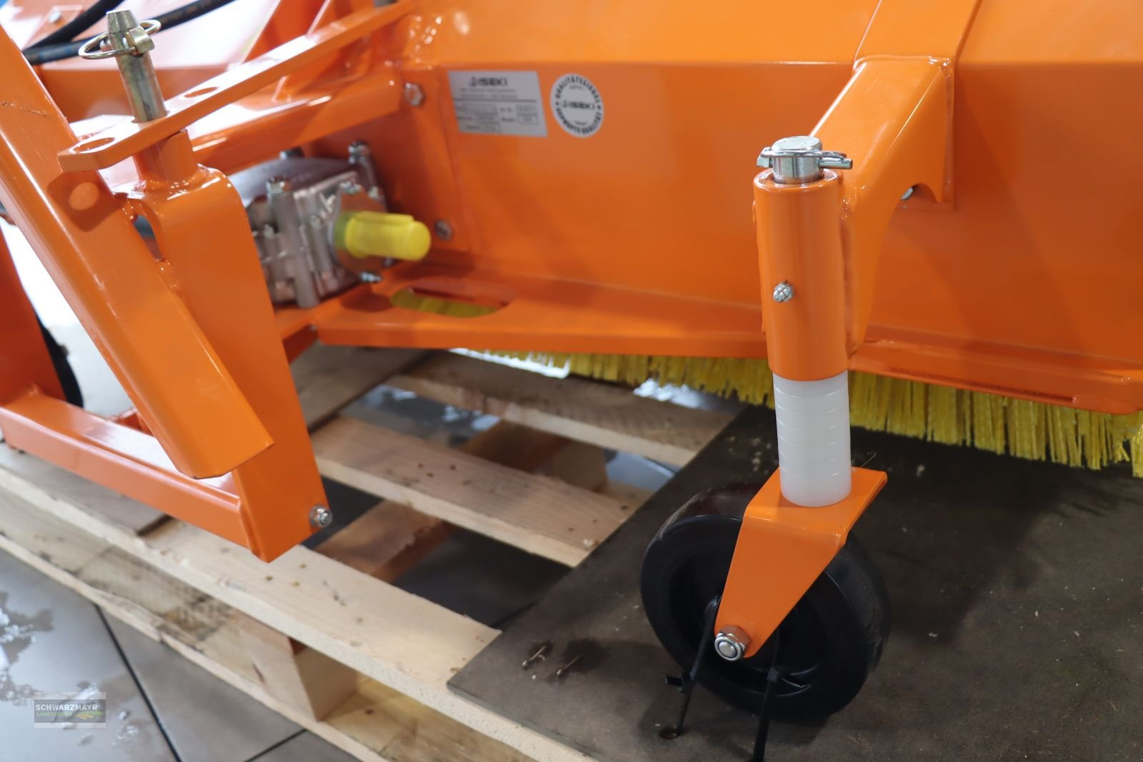 Kehrmaschine des Typs Iseki Frontkehrmaschine KL 130/40, Gebrauchtmaschine in Gampern (Bild 8)