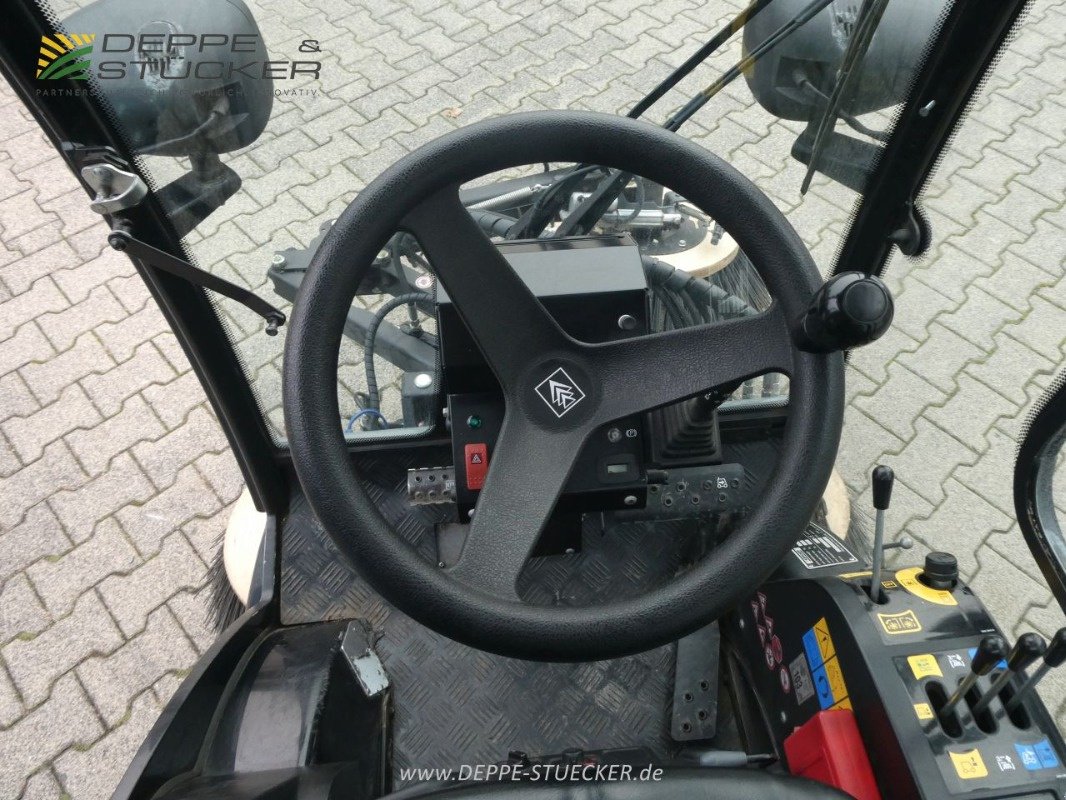 Kehrmaschine typu Kärcher MC 50, Gebrauchtmaschine v Lauterberg/Barbis (Obrázek 15)