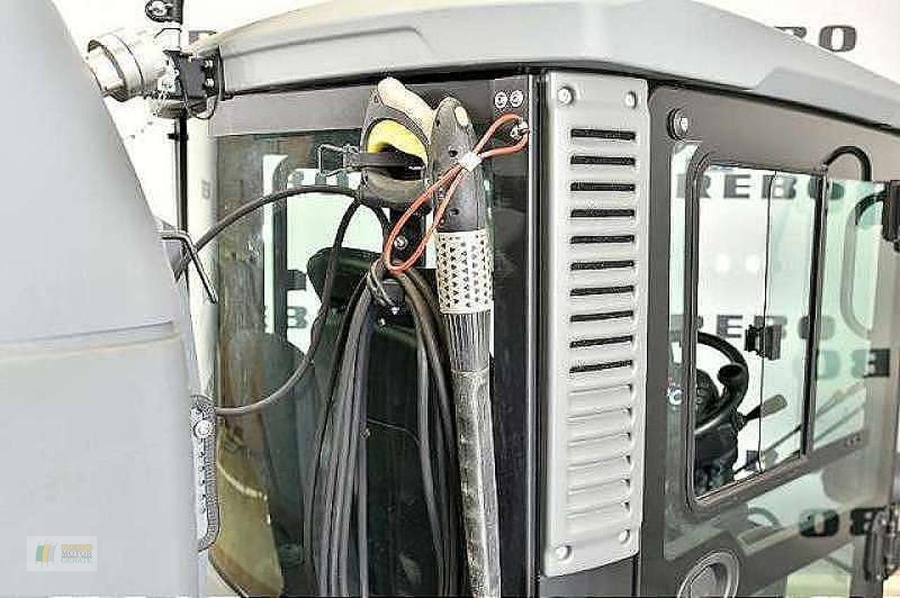 Kehrmaschine des Typs Kärcher MC130, Gebrauchtmaschine in Edewecht (Bild 7)