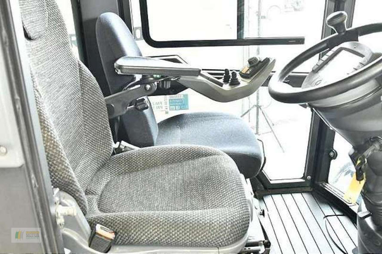 Kehrmaschine typu Kärcher MC130, Gebrauchtmaschine v Winsen (Obrázek 5)