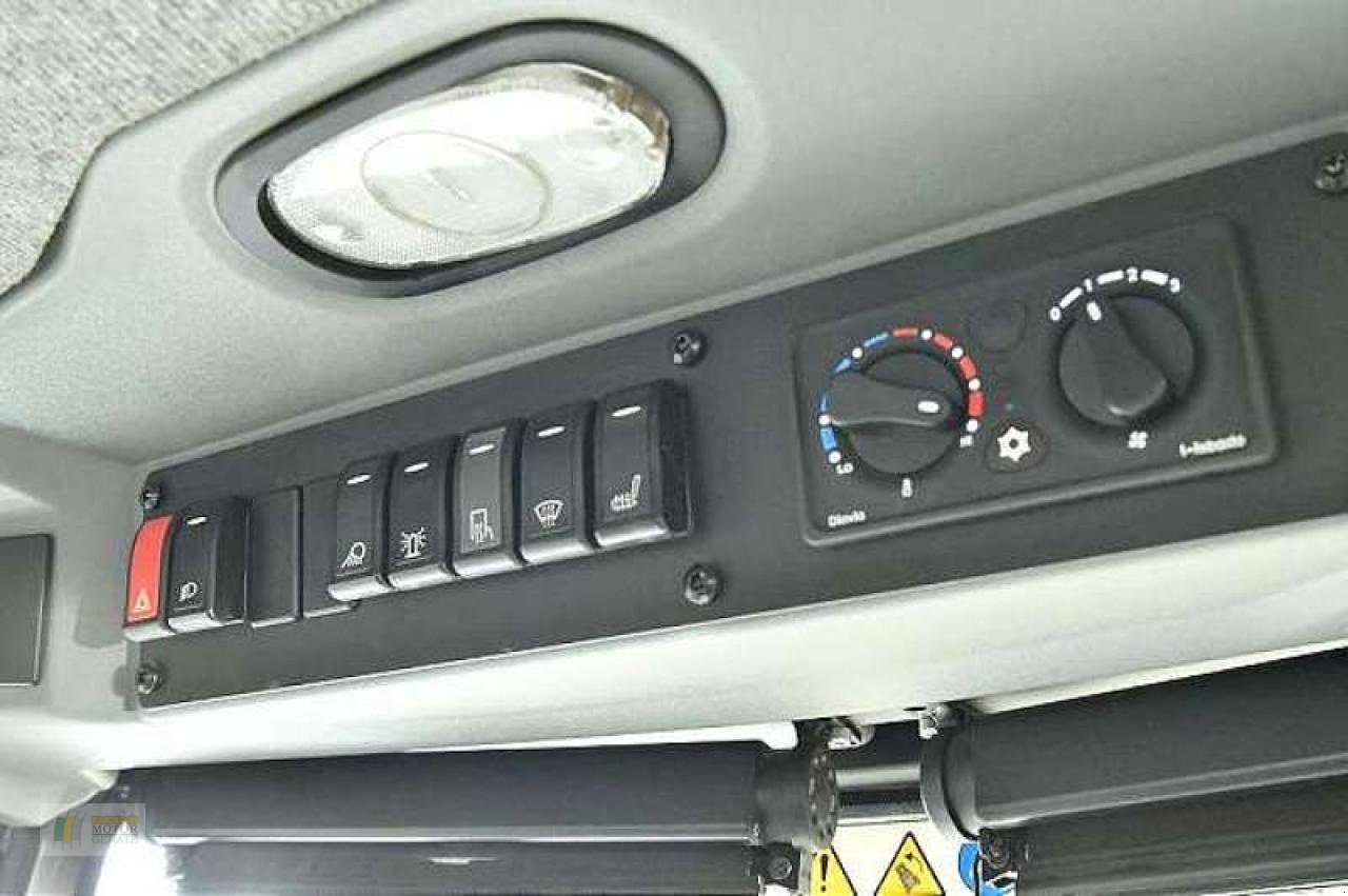 Kehrmaschine typu Kärcher MC130, Gebrauchtmaschine v Winsen (Obrázek 8)