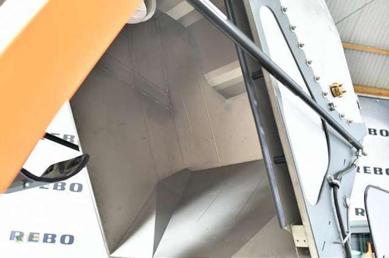 Kehrmaschine от тип Kärcher MC130, Gebrauchtmaschine в Cloppenburg (Снимка 3)