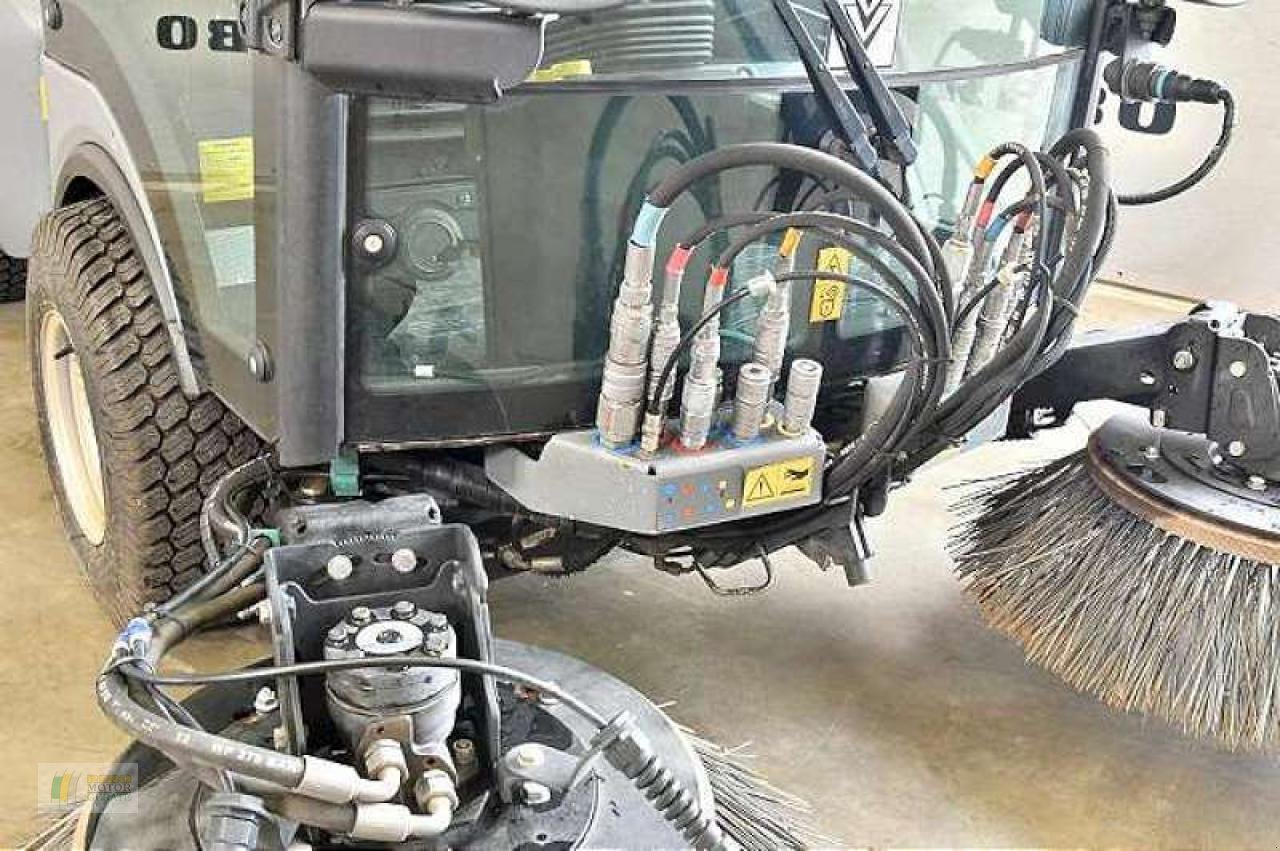 Kehrmaschine типа Kärcher MC130, Gebrauchtmaschine в Winsen (Фотография 4)